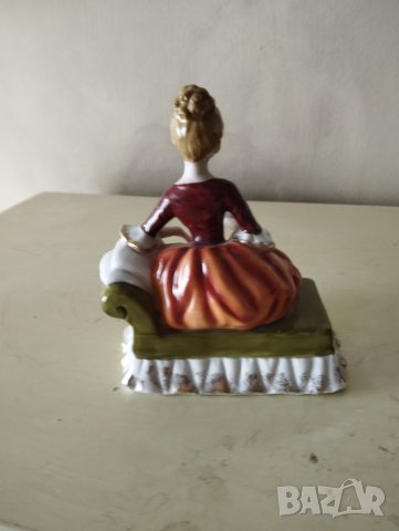 порцелнова статуетка, снимка 3 - Други ценни предмети - 41797249