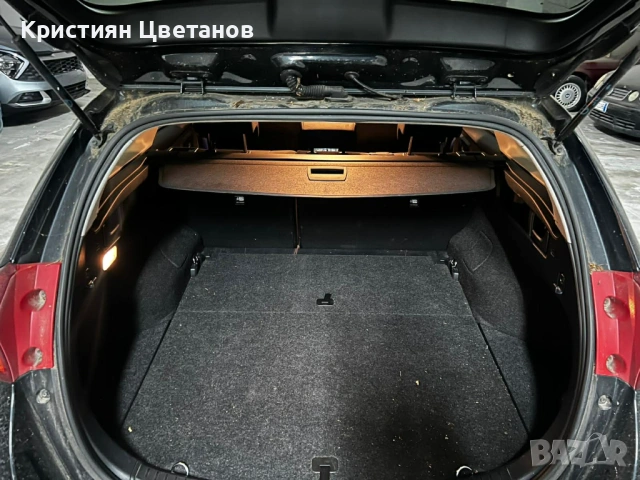 Toyota Auris 1.8 Hybrid 2015г. Тойота Аурис с проблем, снимка 5 - Автомобили и джипове - 53504978