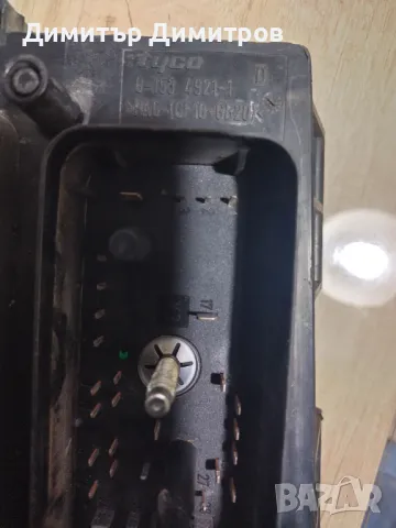 Табло с предпазители и релета за  Опел Астра 1600 куб.105 к.с., снимка 4 - Части - 48483136