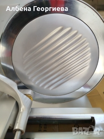 ПРОФЕСИОНАЛНА СЛАЙС МАШИНА VEGA 125 W - 250 mm, снимка 4 - Обзавеждане на кухня - 53824626