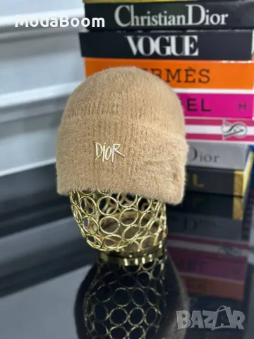 Dior зимни дамски шапки , снимка 4 - Шапки - 48250848