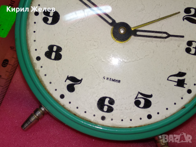 ЯНТАРЬ Стар РЯДЪК КОЛЕКЦИОНЕРСКИ РУСКИ БУДИЛНИК МЕХАНИЧЕН НАСТОЛЕН ЧАСОВНИК ЯНТАР СССР 12228, снимка 4 - Антикварни и старинни предмети - 44549158