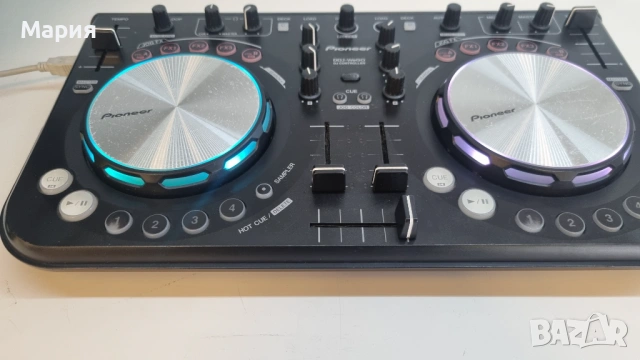 Pioneer DDJ-WeGO - Compact DJ Controller, снимка 6 - Ресийвъри, усилватели, смесителни пултове - 53242447