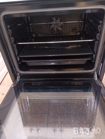 Като нова свободно стояща печка с керамичен плот Бош Bosch с две години гаранция!, снимка 5 - Печки, фурни - 52659783