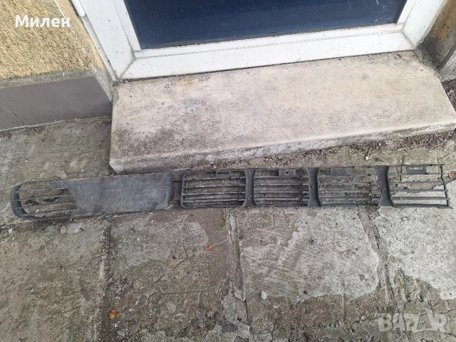 Volkswagen B5 1997-2001 Година 2 Броя Декоративни Решетки Във Предната Броня , снимка 3 - Части - 51854814