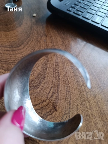 Масивна сребърна гривна, ръчно кована , снимка 4 - Колиета, медальони, синджири - 53589794