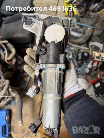 Моторче за отваряне и затваряне на задния капак на Ауди Audi A8 D4 H4 само за 120лв. 4h0827851A, снимка 2 - Части - 52902571