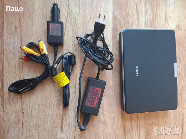 Sony DVP-FX810 Portable DVD Player (8") , снимка 7 - Плейъри, домашно кино, прожектори - 52970160