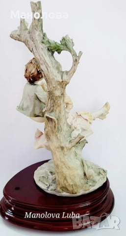 Голяма фигура Capodimonte подписана B. Merli., снимка 11 - Колекции - 52786990