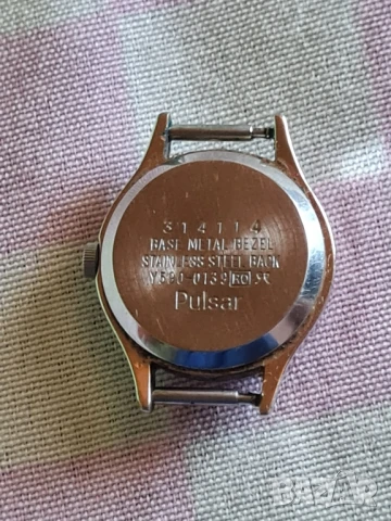 Винтидж часовник Pulsar - кварцов - 20 мм - неизползван, снимка 2 - Други - 51306291