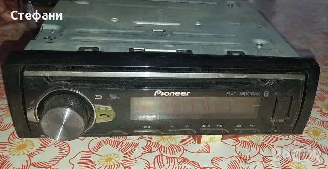 Продавам Pioneer DEH-S5000BT