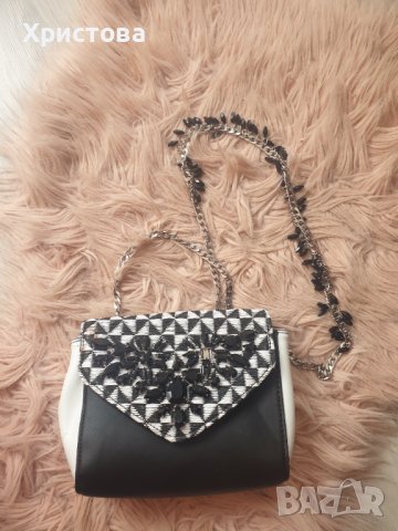Чанта Алдо с камъни в бяло и черно  22,00лв.
