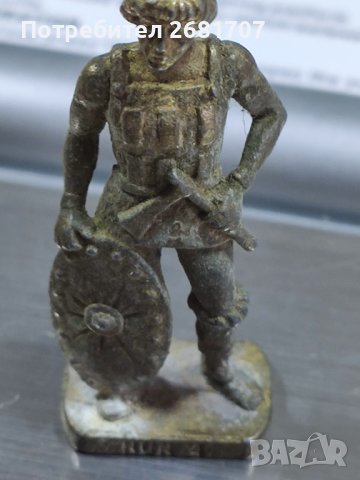 Позлатена фигура 