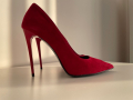 Червени обувки от естествен велур