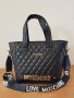 Moschino луксозна дамска чанта код 18, снимка 1 - Чанти - 34004324