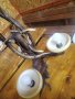Ръчно изработен таванен полилей от 5 броя еленски рога.  Нестандартен и интересен полилей, който зад, снимка 12