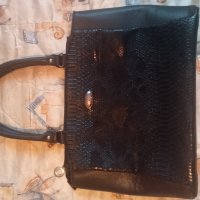 Дамска чанта, снимка 3 - Чанти - 41448801