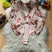 Боди на цветя Missguided, снимка 1 - Блузи с дълъг ръкав и пуловери - 41931957