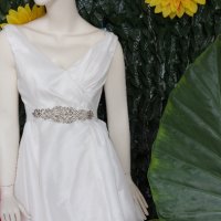 булчинска сватбена рокля от луксозна тафта, снимка 9 - Сватбени рокли - 35838108