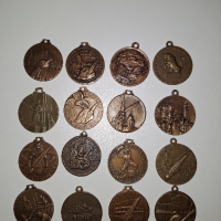 Медали ордени, снимка 1 - Антикварни и старинни предмети - 44684264
