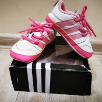 Бебешки маратонки /буйки Adidas да момиче 18 номер, снимка 1 - Бебешки обувки - 40058275