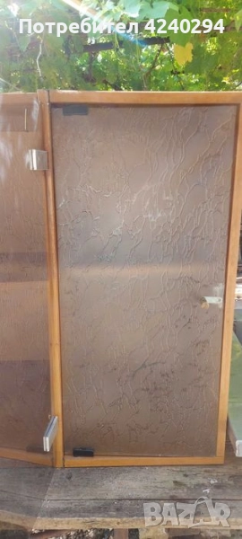 Шкаф - витрина за стена, снимка 1