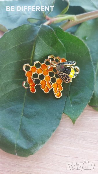 Брошка пчела и мед, снимка 1
