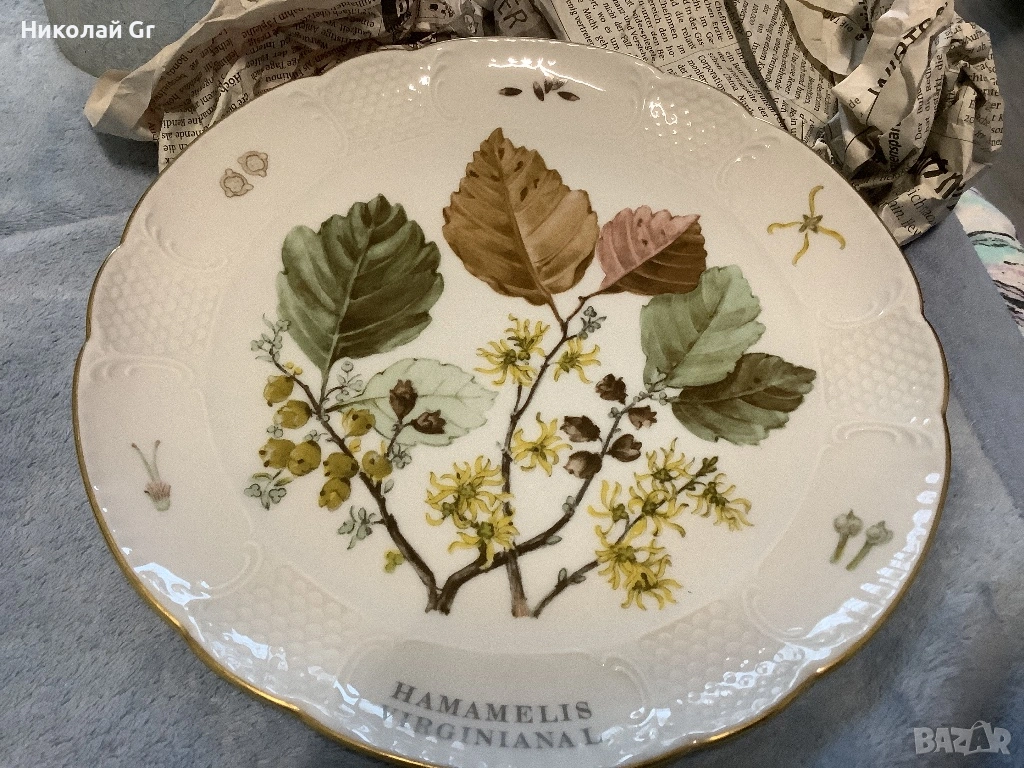 Стенна чиния порцелан произведено във Швейцария  1987 години колекция           “Зигфрид “, снимка 1