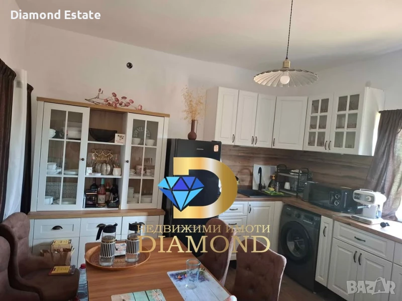 Двуетажна къща в село Дълбок извор, общ. Първомай, снимка 1