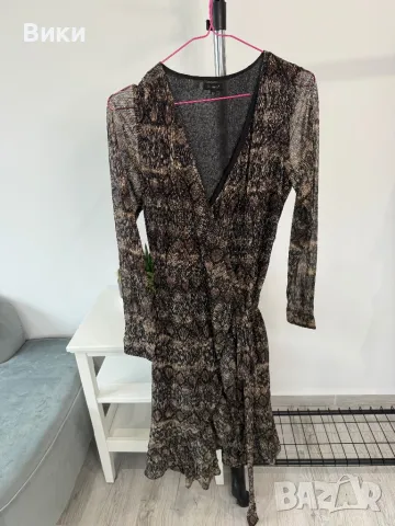 Красива рокля по етикет в XS, но е подходяща за S и М, снимка 6 - Рокли - 48168133
