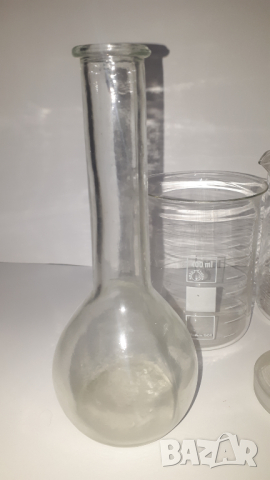 Стъклени контейнери за химия - колбичка, чаши и кутийка, снимка 2 - Лаборатория - 44719398