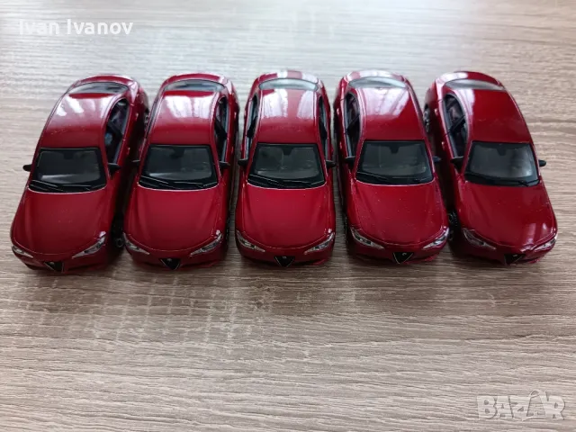 Алфа Джулия 1:43 тъмночервен умален модел на Бураго, снимка 5 - Аксесоари и консумативи - 49482740