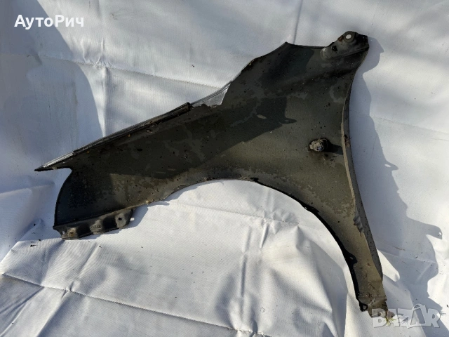 Десен Калник Toyota Avensis T250 /2003-2006г./, снимка 3 - Части - 53004154