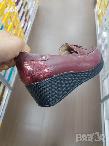 Обувки, снимка 3 - Дамски ежедневни обувки - 42394421