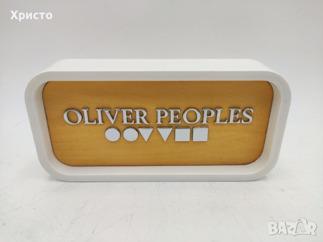 Oliver Peoples рекламна табела 
