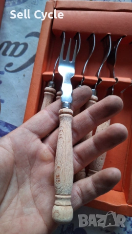 ✅СРЕДНИ ВИЛИЦИ С ДЪРВЕНА ДРЪЖКА- ЗАВОД ПЕТКО ДЕНЕВ - ГАБРОВО❗, снимка 2 - Прибори за хранене, готвене и сервиране - 53214623