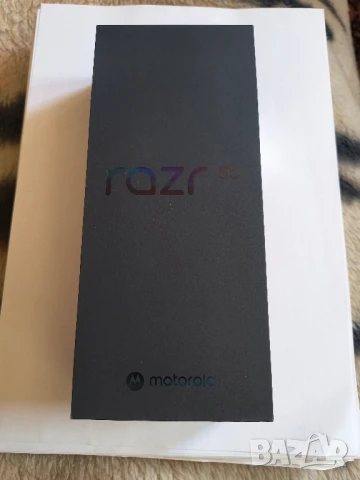 Смартфон Motorola Razr 50