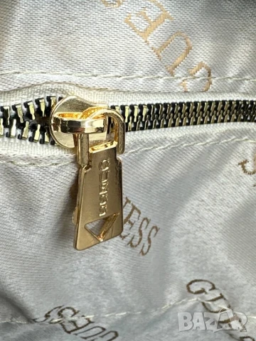 чанти guess , снимка 3 - Чанти - 50572075