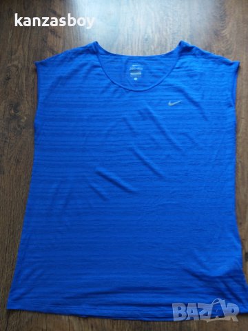 nike - страхотен дамски потник КАТО НОВ , снимка 5 - Потници - 40920049