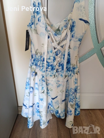 Страхотна рокля универсален размер подходяща до ХЛ , снимка 2 - Рокли - 53705102