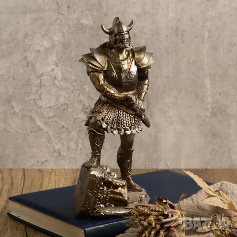 Статуетка Войн с меч  20см. Рицар