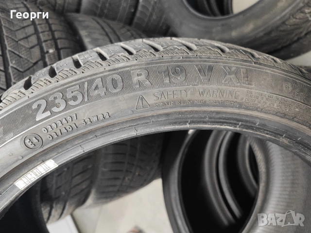 4бр. зимни гуми 235/40/19 Semperit, снимка 3 - Гуми и джанти - 53209754
