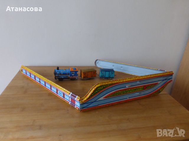 Механично влакче с ключе и релси игра играчка 1970 г, снимка 7 - Антикварни и старинни предмети - 44462960