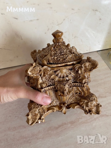 Кутия за бижута порцеланова, снимка 5 - Колиета, медальони, синджири - 38284152