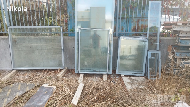 Дограма - Стъклени панели с алуминиеви рамки - окачена фасада