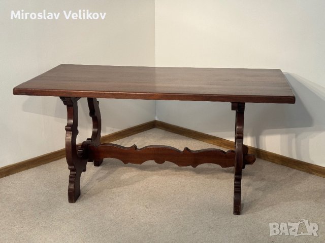 Масивна дървена маса с орнаменти, снимка 1 - Маси - 44246933