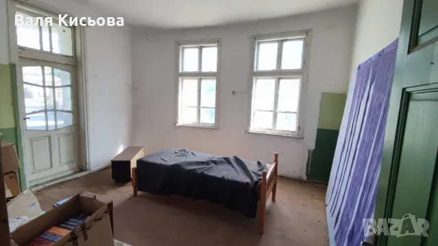 Продава се двуетажна къща в град Елена , снимка 8 - Къщи - 47239353