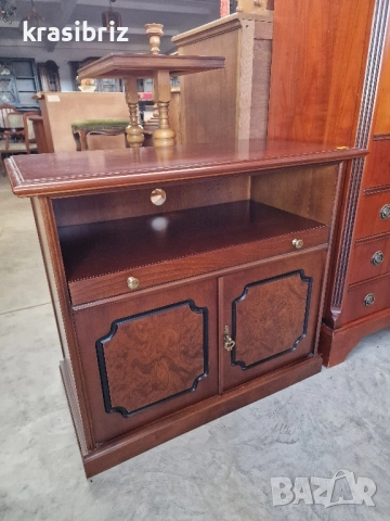 Масивен Тв Шкаф с въртящ се Плот-внос от Германия!