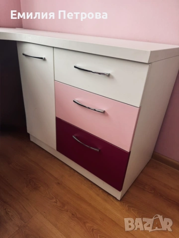 Модерно ъглово бюро и етажерки, снимка 2 - Мебели за детската стая - 53276344