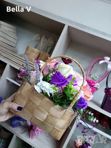 Букет от сапунени рози и хортензии, снимка 2 - Изкуствени цветя - 52546158